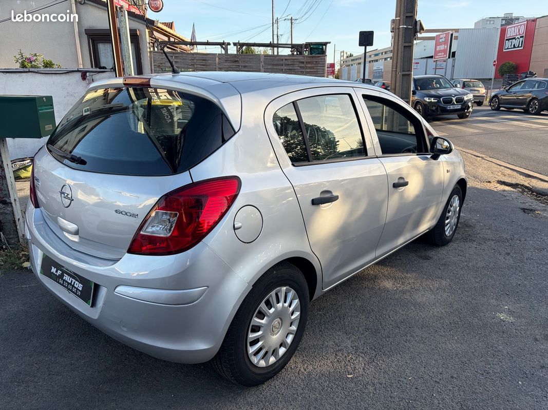 Opel Corsa CDTI COOLLINE 1 ÈRE MAIN SUIVIE D ENTRETIEN PAYÉ EN 3 FOIS (image 4)