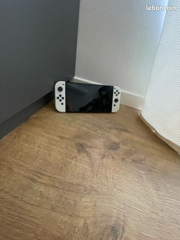 Switch OLED (image 3)