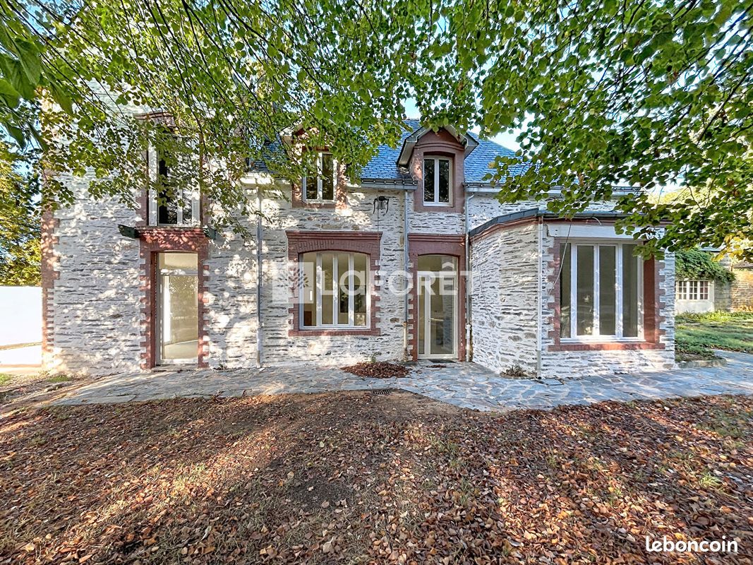 Maison 8 pièces 184 m² · à Malestroit · 184 m² · 2 000 €/mois