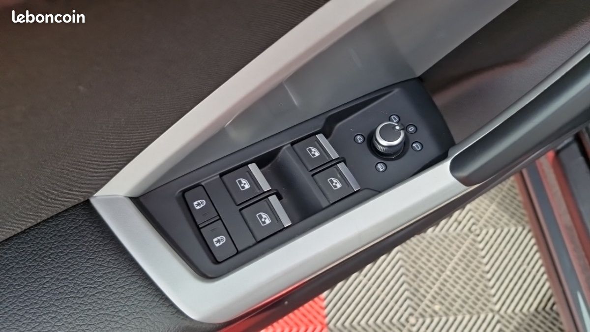 Audi Q3 35 TFSI 150 CH S tronic 7 BUSINESS LINE (image 27)