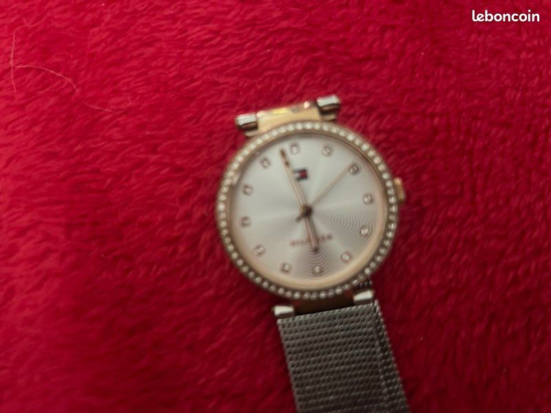 Belle montre femme avec strass sur le cadran (image 2)