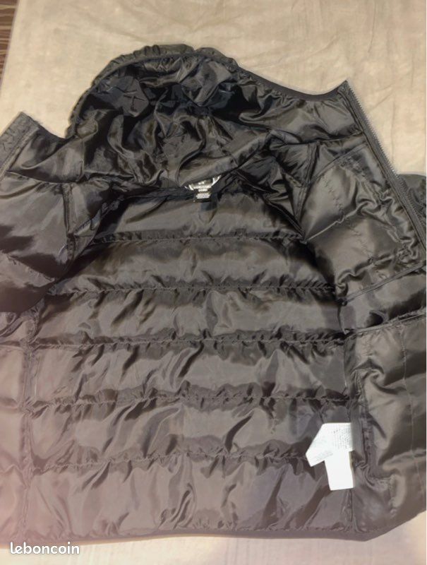 Doudoune under armour noir taille 12/13 ans (S homme ) (image 3)