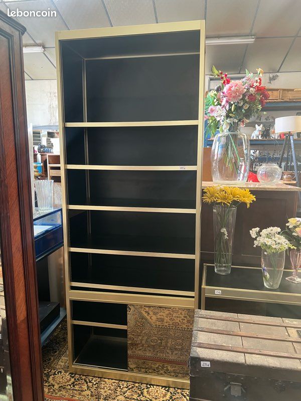 Grande étagère noir et dorée avec une vitrine (image 5)