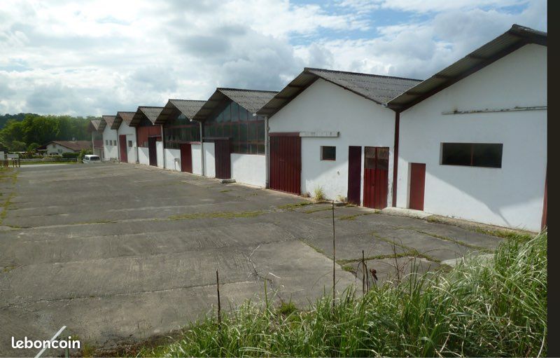 Local commercial 1 pièce 200 m² · à Aïcirits-Camou-Suhast · 200 m² · 60 €