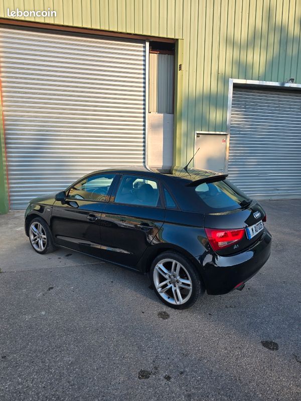 Audi A1 Sportback S-Line / 1.2 Tfsi 86 CV / 1ÈRE MAIN / Entretiens Audi / Garantie 3 Mois (image 4)