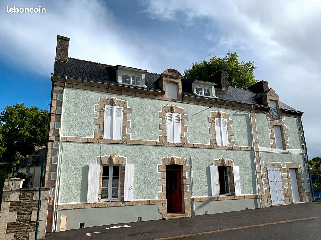 Immeuble 13 pièces 380 m² · à Évellys · 380 m² · 369 000 €