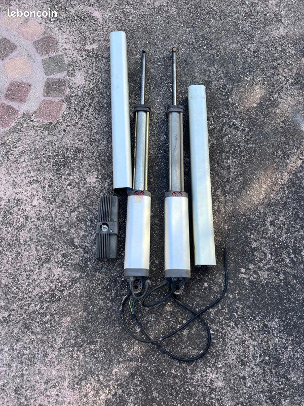 Vend 2 vérins Bft lux + gâche électrique (image 1)