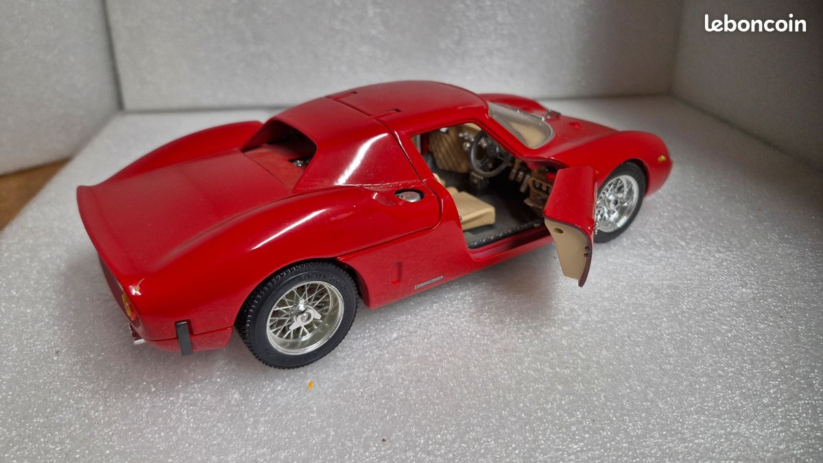 BURAGO 1/18 FERRARI 250 Le Mans (1965) EUR 65,00 - PicClick DE