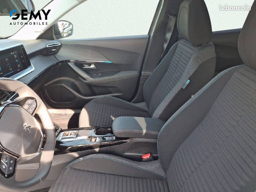 PEUGEOT 2008 PureTech 130 S&S EAT8 Style (image 9)