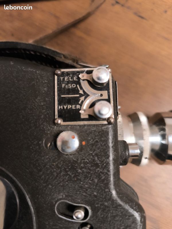 VENDU - Ancienne caméra Paillard Bolex avec housse cuir - Le Grenier de Lisette VENDU - Ancienne caméra Paillard Bolex avec housse cuir - Le Grenier de Lisette