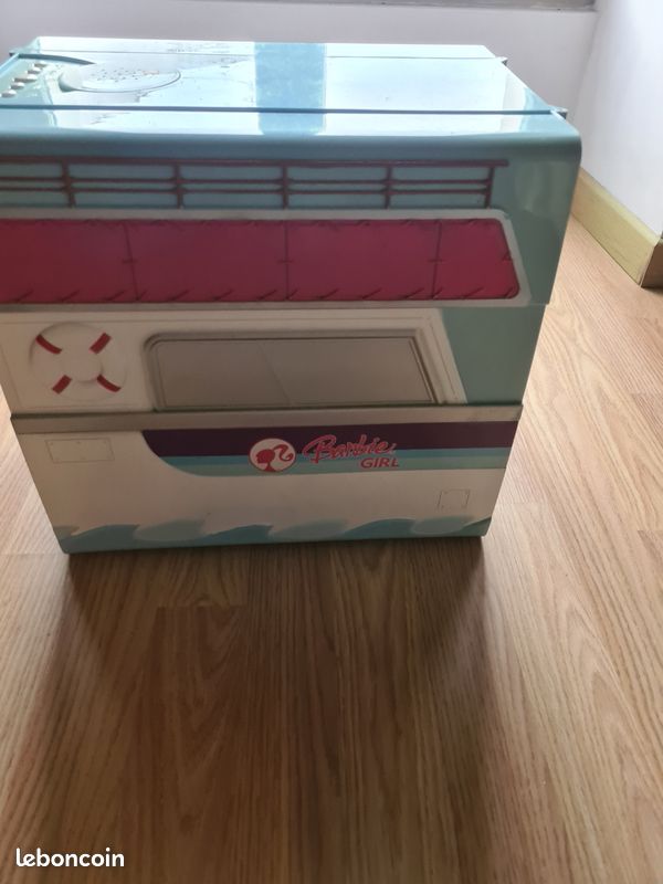 Jouet barbie (image 1)