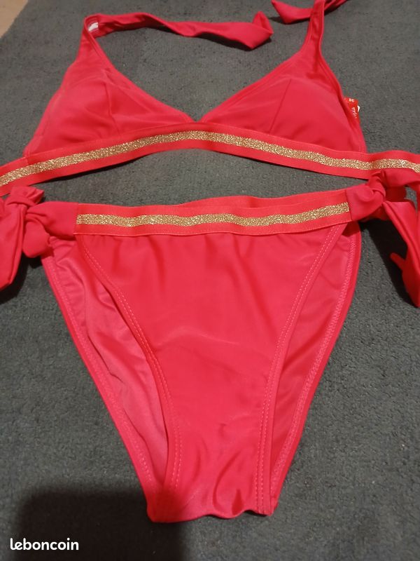 Maillot neuf jamais porté taille S (image 2)