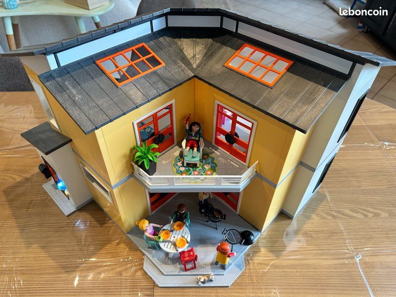 Maison playmobil City Life avec accessoires valeur neuf 305 (image 3)