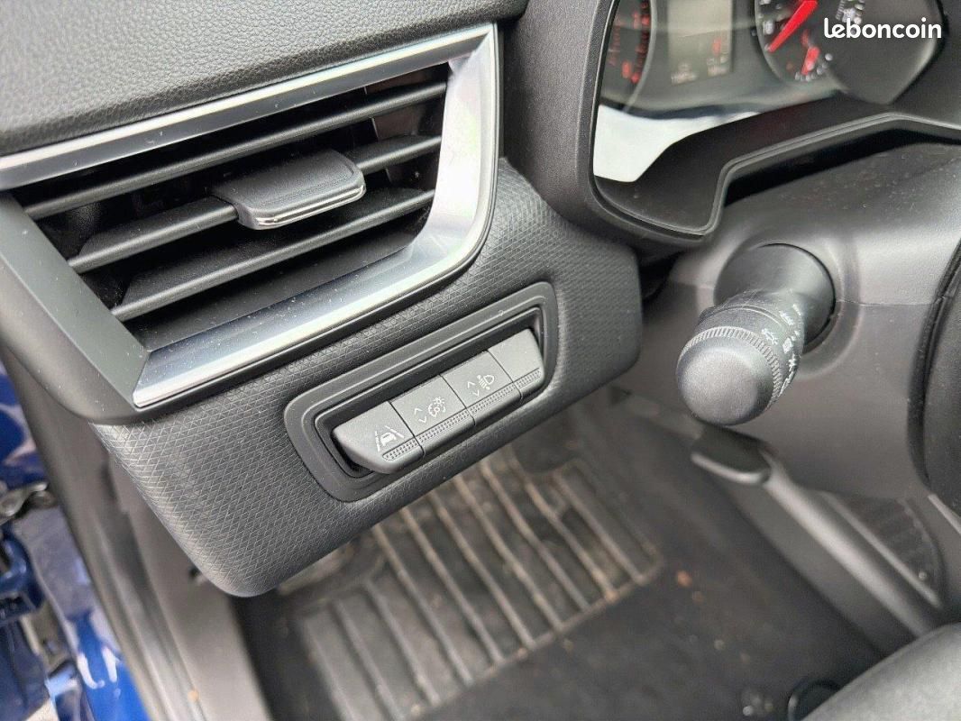 Renault Clio V TCe 90 Equilibre (image 13)
