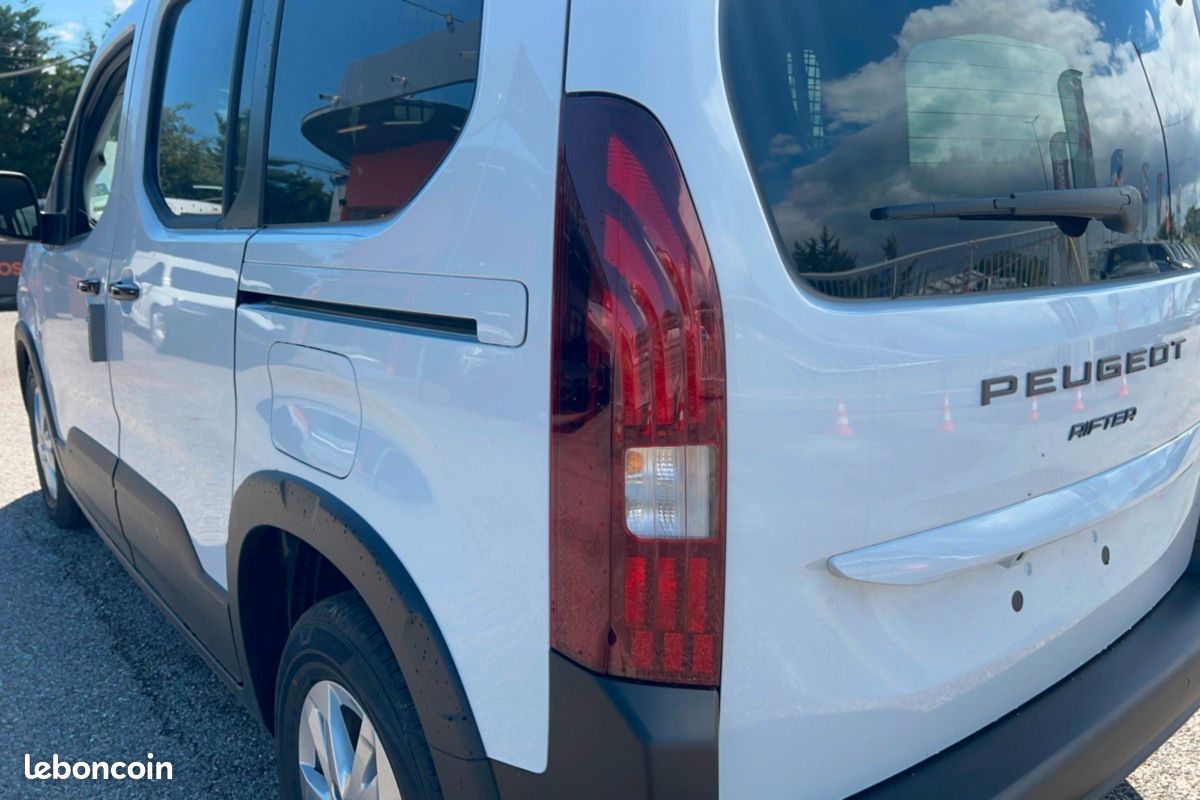Peugeot Rifter BLUEHDI 130 EAT8 ALLURE 0MALUS (image 15)