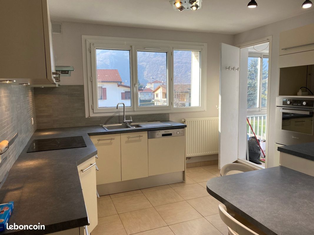 Appartement 3 pièces 66 m² · à Fontaine · 66 m² · 805 €