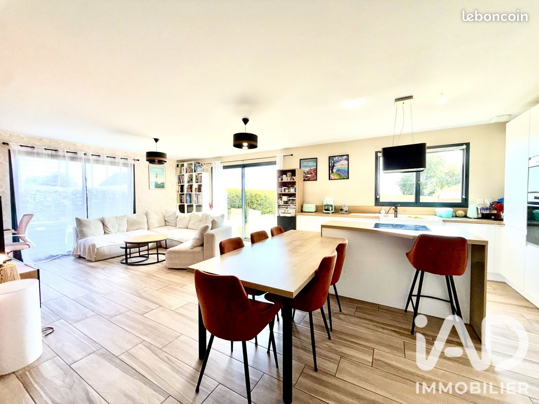 Maison 7 pièces 126 m² · à Angerville-l'Orcher · 126 m² · 350 000 €