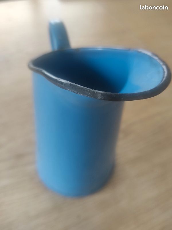 Broc pichet en émail bleu (image 2)