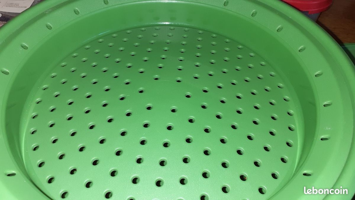 Micro vap' Tupperware pour pices - Arts de la table