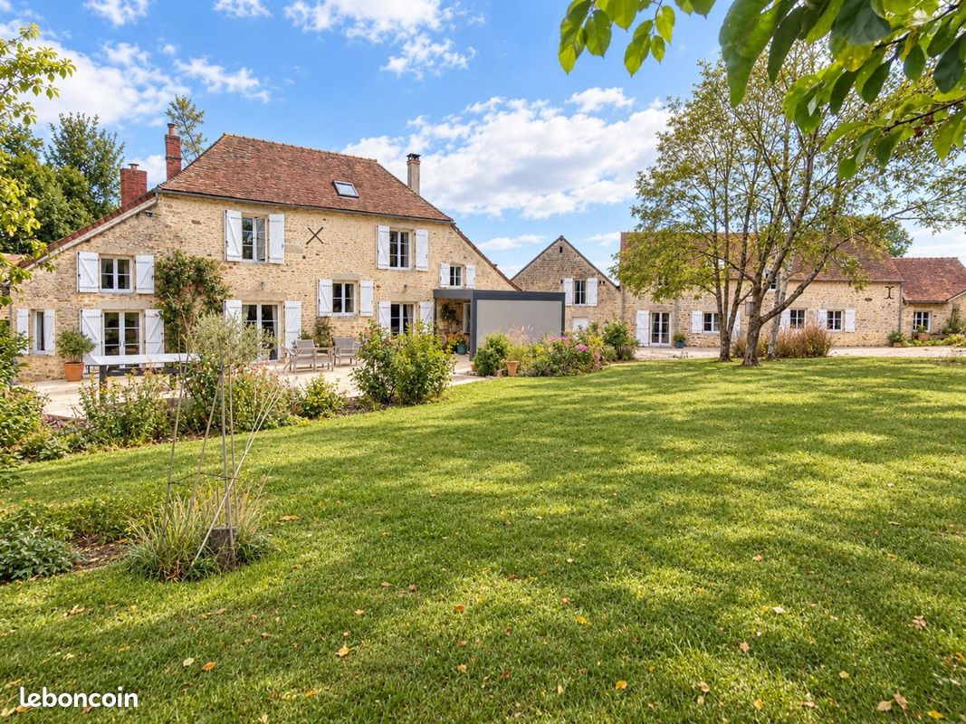 Maison 13 pièces 281 m² · à Arçonnay · 281 m² · 660 000 €
