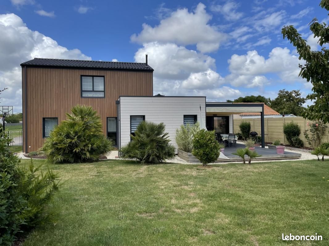 Maison 10 pièces 158 m² · à Jard-sur-Mer · 158 m² · 643 500 €