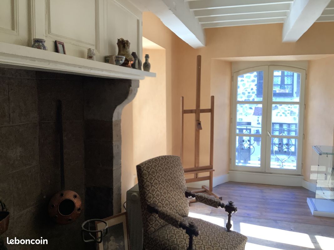 Maison 195 m² · à Vic-sur-Cère · 195 m² · 89 000 €