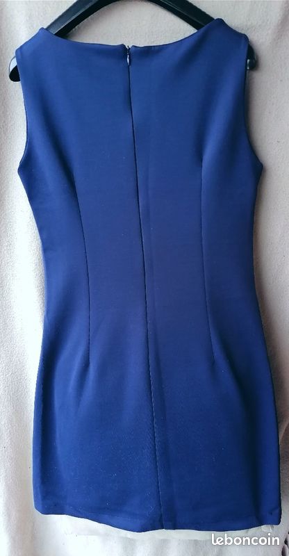 Robe bleue motif fleur en dentelle 38 (image 4)