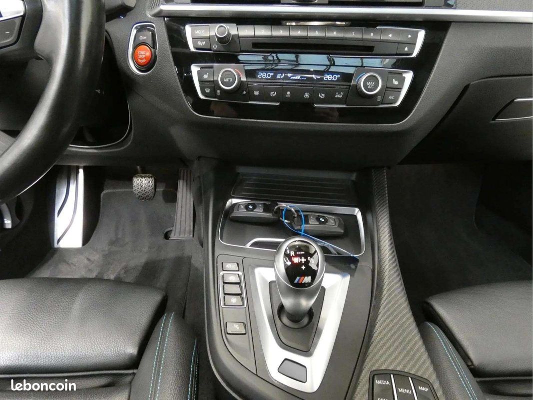 BMW M2 COMPETITION 411 ch * DKG Drivelogic * Toit Ouvrant * Carbone * Caméra (image 24)
