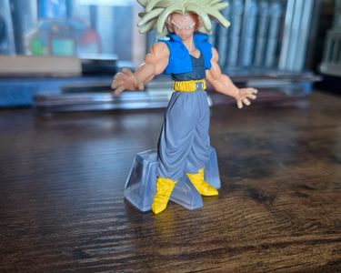 Figurine Dragon Ball - Goku Yardart Et Trunks Future - Bandai HG Gashapon