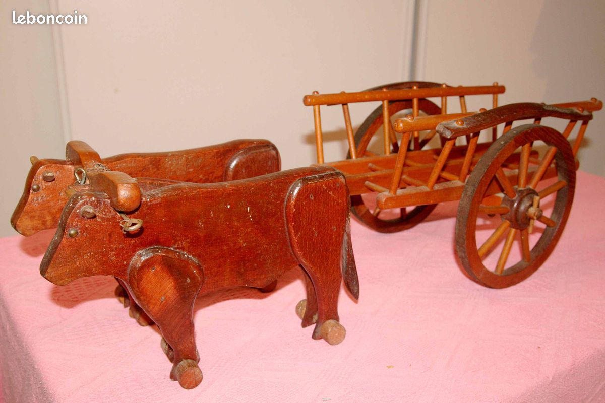 Jouet Ancien En Bois – Paire De Bœufs Avec Charrette à Foin, Décor Rustique