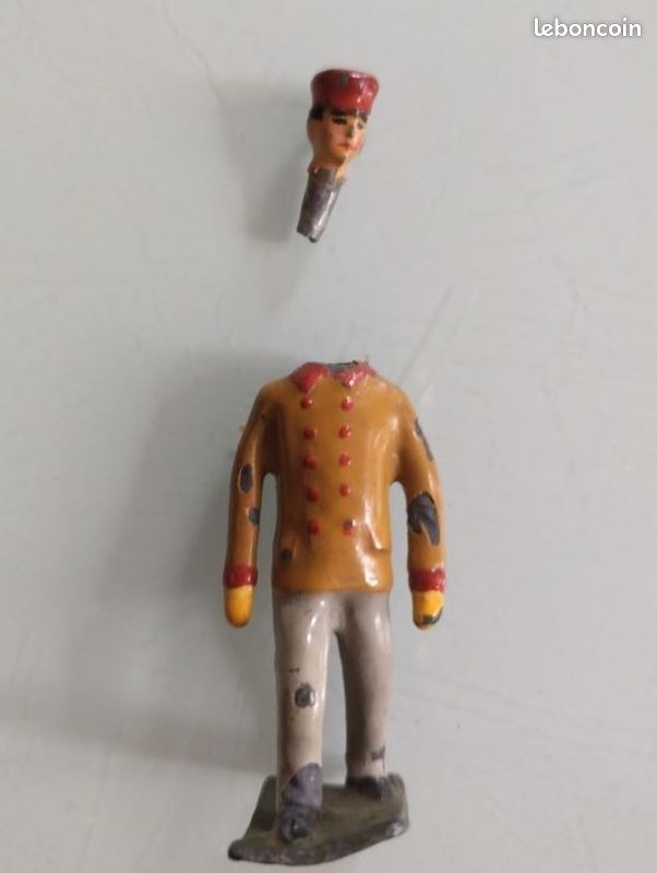 Figurines En Plomb – 7 Prussiens Au Défilé – CBG-Mignot, Fabrication Avant 1950