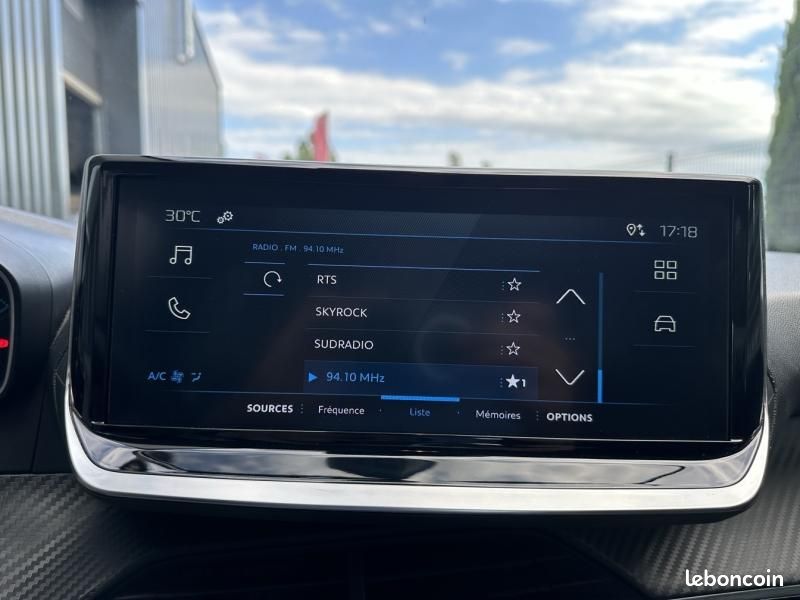 Peugeot 208 1.2 Hybrid 110ch Style e-DCS6 (image 24)