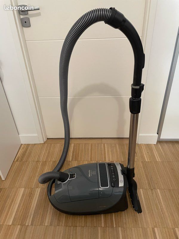 Aspirateur Miele Complete C3 Silence Ecoline Électroménager