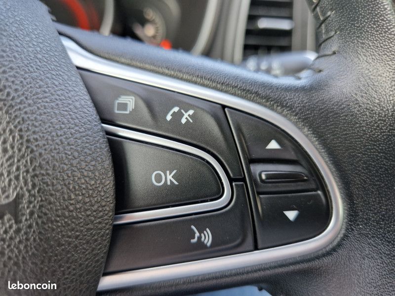 Renault MEGANE IV 1.2 TCE 130CH ENERGY LIMITED (image 20)