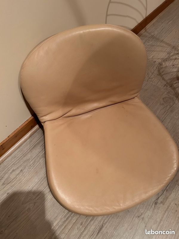 Chaises avec galettes cuir LE LOT DE 4 (image 7)