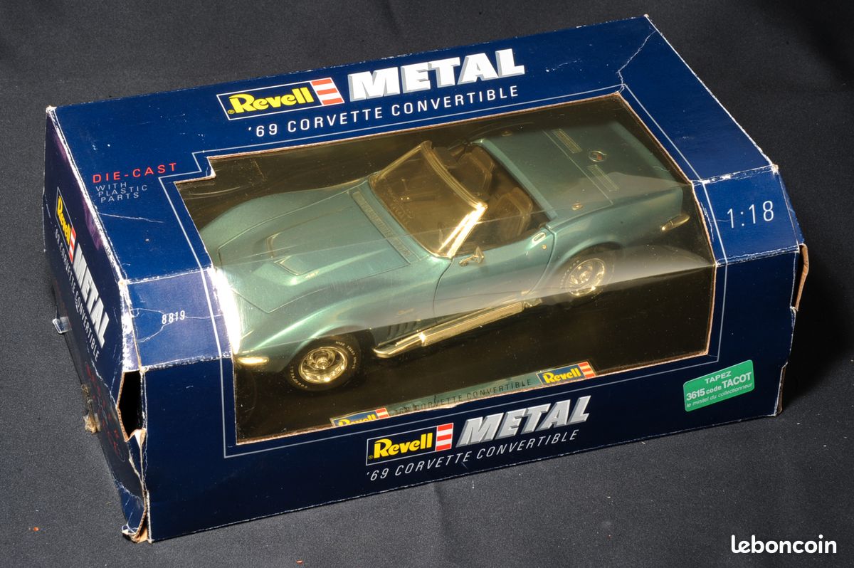Miniature américaine 1/18 corvette 1969 convertible 1/18 revell 
