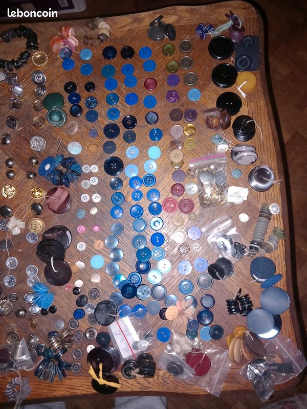 2141 boutons de coutures (image 1)