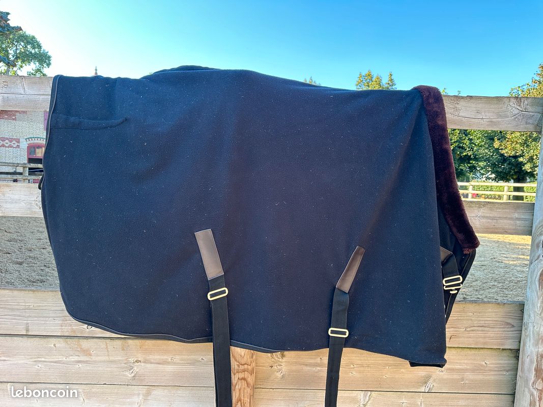 Couverture polaire Equithème noire Teddy (image 1)