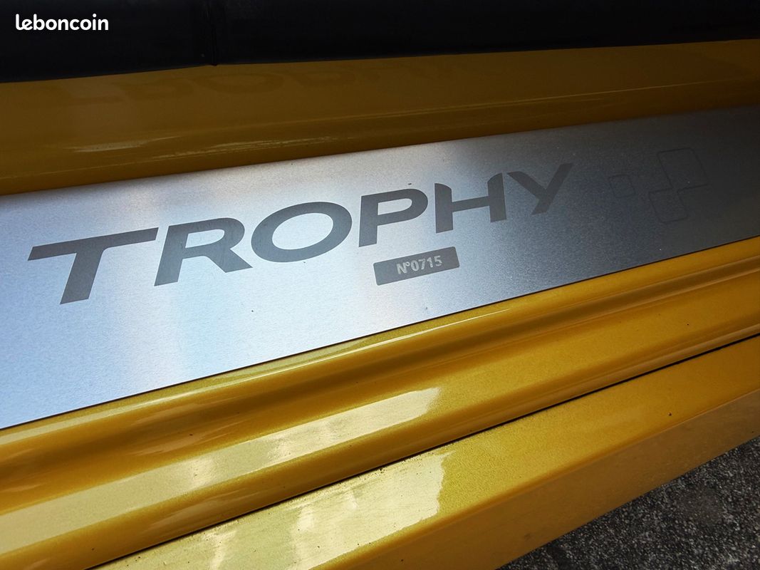 RENAULT Clio 4 RS Trophy (image 3)