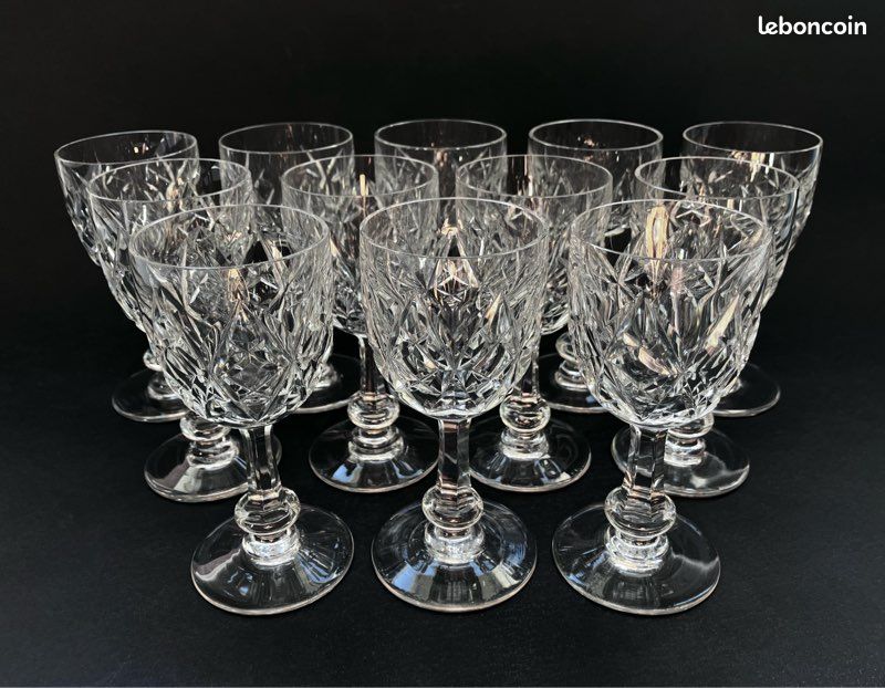 Baccarat rare 12 verres a vin de porto en cristal taillé art déco modèle harfleur glass crystal wine - Arts de la table Baccarat rare 12 verres a vin de porto en cristal taillé art déco modèle harfleur glass crystal wine - Arts de la table