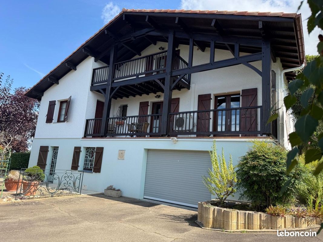 Maison 5 pièces 159 m² · à Hagetmau · 159 m² · 270 000 €