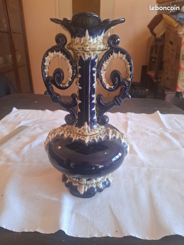 Vase Ancien Barbotine Bleu Cobalt & Email Relief - 35cm (image 1)