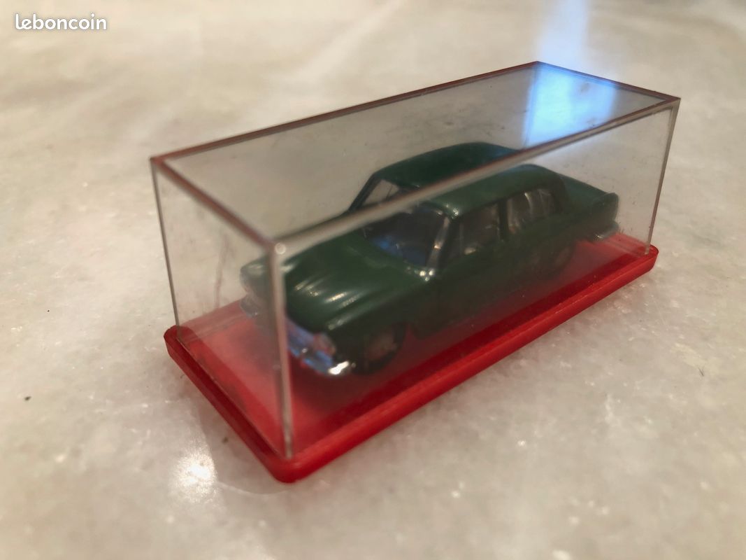 Miniature Simca 1500 Au 1/86 Micro NOREV - Modèle Plastique Gris Pour Réseau Ferroviaire HO - Occasion