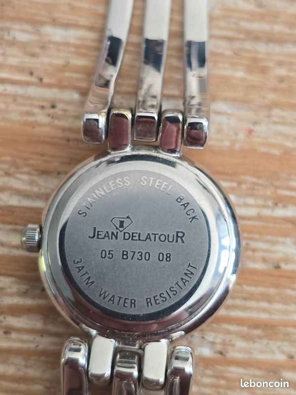 Montre vintage Jean Delatour neuve dans son coffret métal
