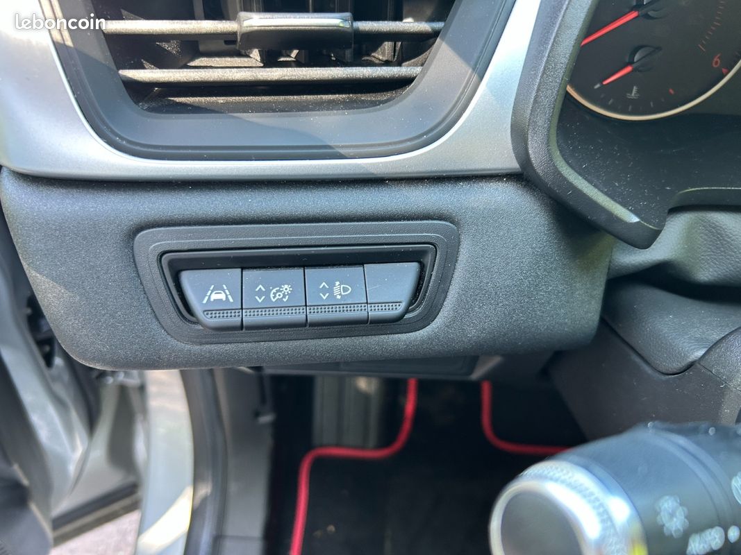 RENAULT CAPTUR Blue dCi 115 EDC Zen/ Distribution OK (image 20)