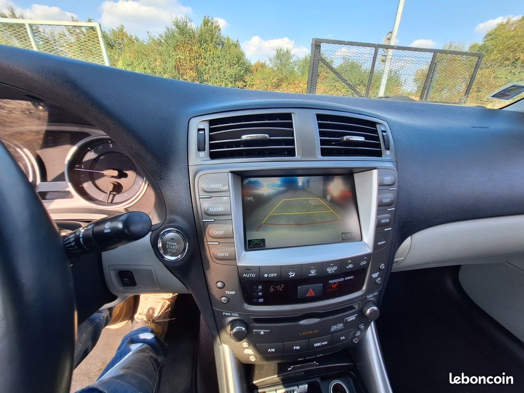 LEXUS IS 220 d Pack Sport (image 14)