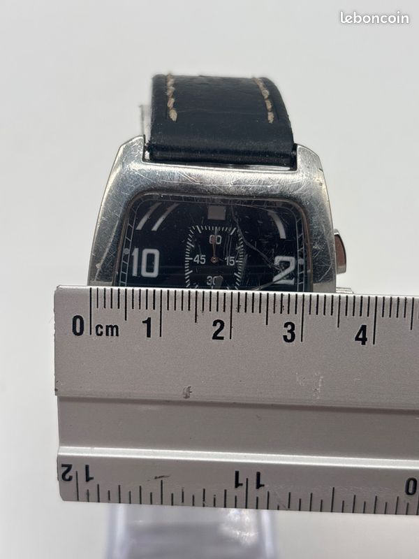 Montre chronographe quantieme rectangulaire noire bracelet cuir - Pile neuve changée (image 5)