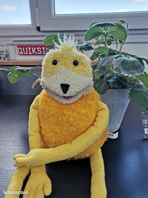Les Chics Clips: Mr. Oizo - Flat Beat ( Dir : Quentin Dupieux ) 999