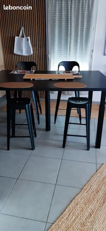 Table (image 4)