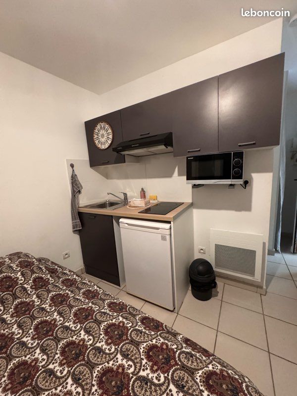 Appartement 1 pièce 15 m² · à Nîmes · 15 m² · 400 €